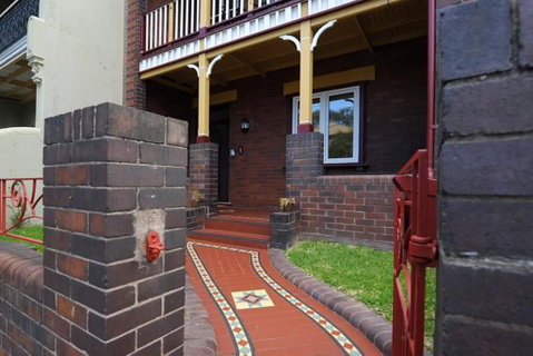 Newtown Vibes With Pool & Parking - Accommodation Newcastle 3