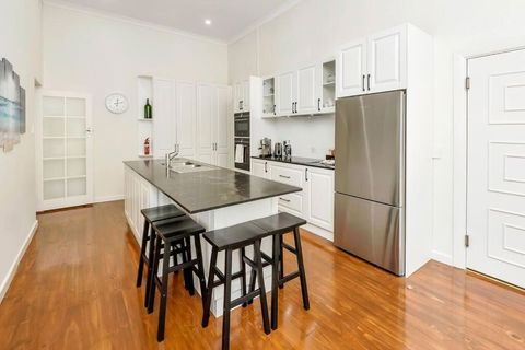 Normanville, Large Historic Three Bedroom Home - Accommodation Newcastle 2