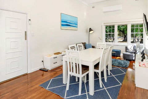 Normanville, Large Historic Three Bedroom Home - Accommodation Newcastle 3