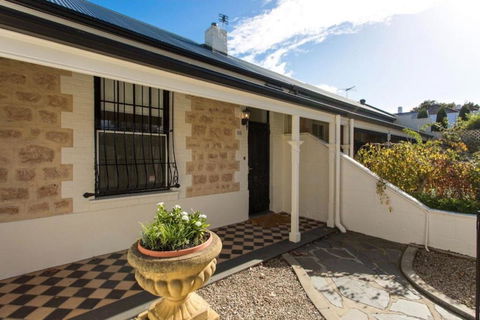 North Adelaide Row Cottage Monte - Accommodation Newcastle 0