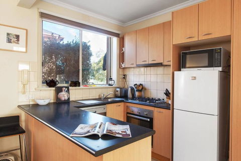 Northcote Charm Spacious And Quiet Suburban Stay - Accommodation Newcastle 3