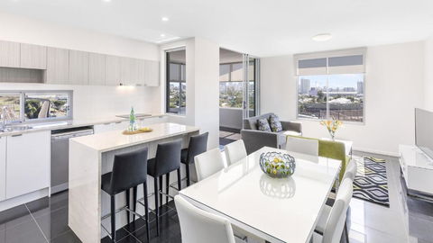 Oaks Brisbane Woolloongabba Suites - Accommodation Newcastle 2