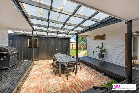 Ocean Grove Beach House - Accommodation Newcastle 2