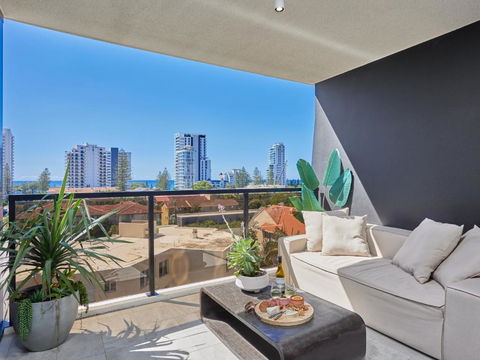 Oceanview Luxury Broadbeach 2 Bedroom - Accommodation Newcastle 2
