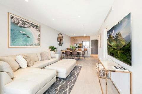 Oceanview Luxury Broadbeach 2 Bedroom - Accommodation Newcastle 1