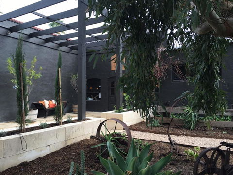 One Paddock Currency Creek Winery Villas - Accommodation Newcastle 2