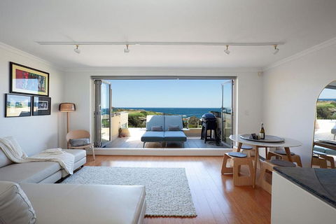 Ocean View Clovelly - Accommodation Newcastle 0
