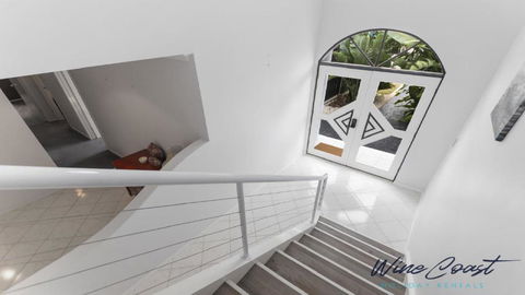 Ocean Views And Vineyards By Wine Coast Holiday Rentals - Accommodation Newcastle 2