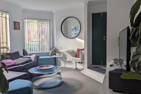Ocean Villa - Accommodation Newcastle 0