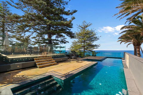 Ocean Vistas Spectacular Beach Coastal Views - Accommodation Newcastle 0