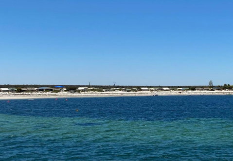 On The Beach-Lucky Bay - Accommodation Newcastle 1