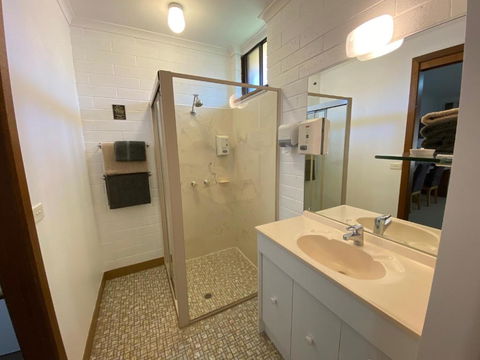 Orana Motor Inn - Accommodation Newcastle 3