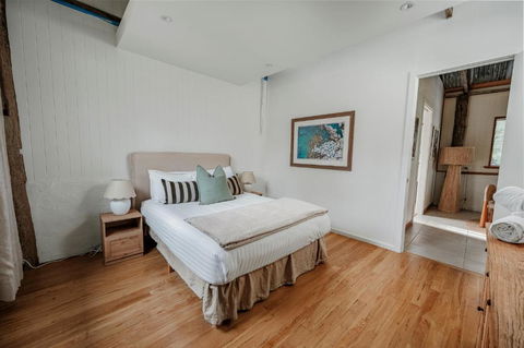Orchard Cottage - Quiet Farm Escape - Accommodation Newcastle 1