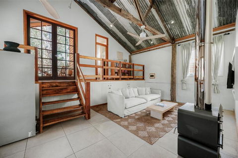 Orchard Cottage - Quiet Farm Escape - Accommodation Newcastle 2