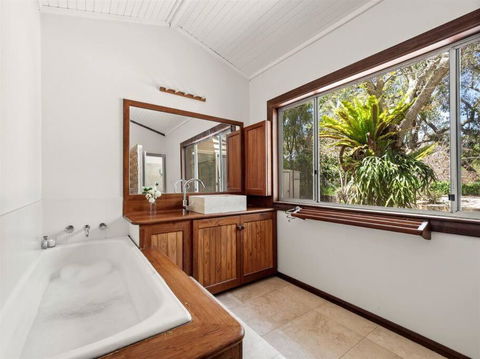 Orchard Homestead Countryside Retreat - Accommodation Newcastle 3
