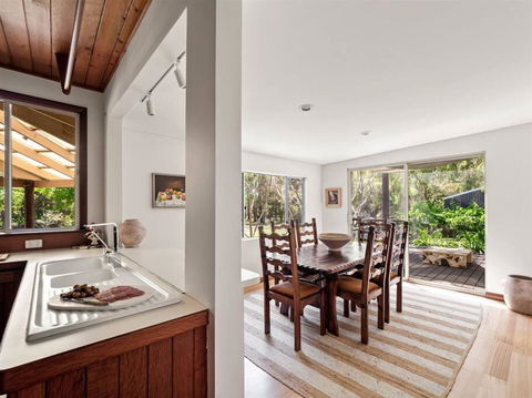 Orchard Homestead Countryside Retreat - Accommodation Newcastle 2