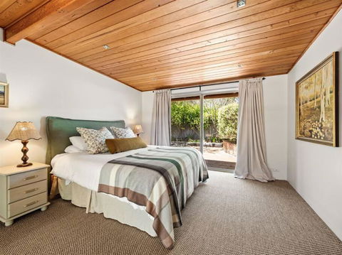 Orchard Homestead Countryside Retreat - Accommodation Newcastle 1