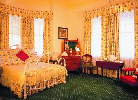 Ormiston House - Accommodation Newcastle 2