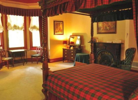 Ormiston House - Accommodation Newcastle 3