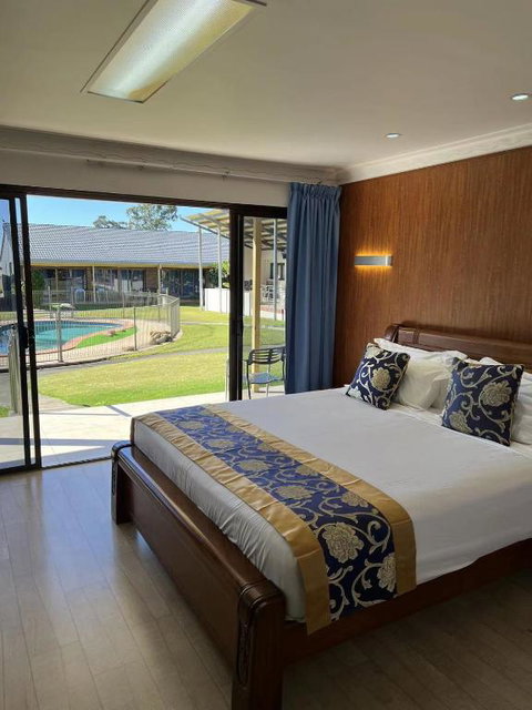 Oxley Motor Inn - Accommodation Newcastle 0