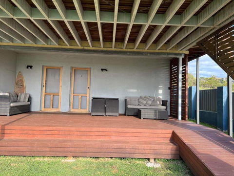 One Bedroom CBD Unit, Walk To Beaches & Cafes - Accommodation Newcastle 2