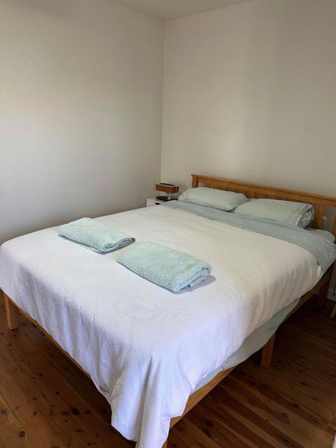 One Bedroom CBD Unit, Walk To Beaches & Cafes - Accommodation Newcastle 1