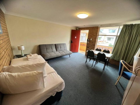 Paramount Motel - Accommodation Newcastle 1
