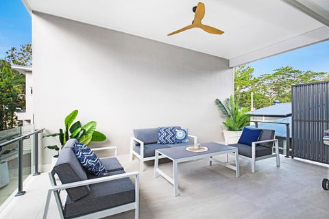Park Avenue Terrace House Sleeps 9 - Accommodation Newcastle 3