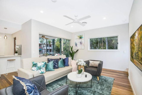 Park Avenue Townhouse Retreat Brisbane Sleeps 10 - Accommodation Newcastle 3