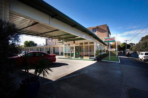 Parkville Motel - Accommodation Newcastle 0