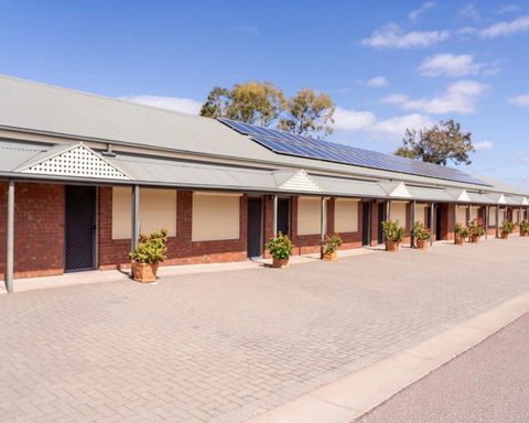 Pastoral Hotel Motel - Accommodation Newcastle 0