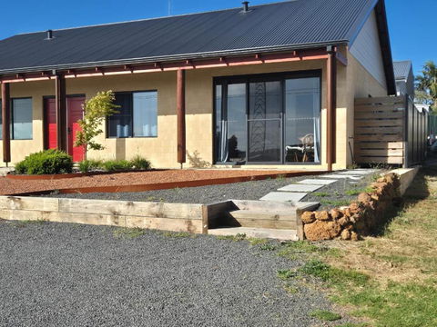 Pemberton Japanese Garden Studio - Accommodation Newcastle 1