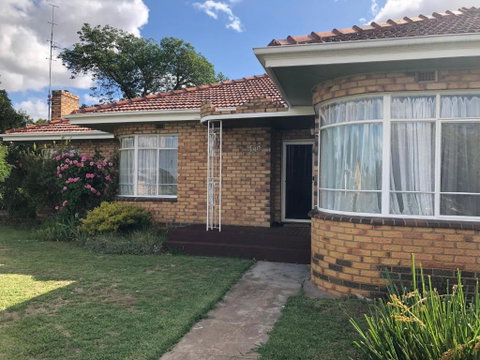 Pleasant View - Accommodation Newcastle 0