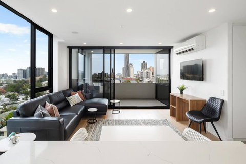 Perfect Haven In Spring Hill 2B1B And Parking - Accommodation Newcastle 0