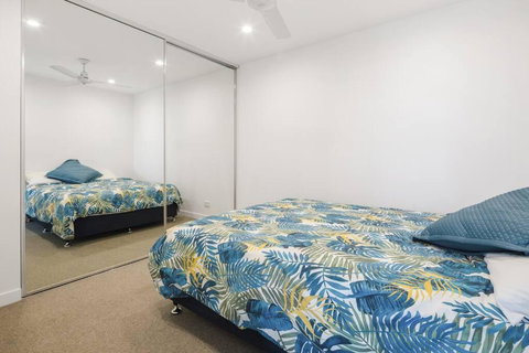 Perfect Haven In Spring Hill 2B1B And Parking - Accommodation Newcastle 3