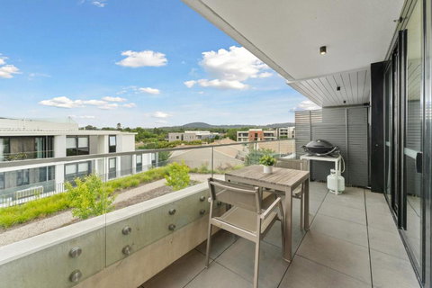 Perfect Location 1-Bed With Balcony, BBQ & Parking - Accommodation Newcastle 3