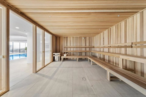 Phillip 2-Bed: Chic Interiors Amazing Amenities - Accommodation Newcastle 2