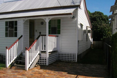 Pine Cottage - Accommodation Newcastle 0