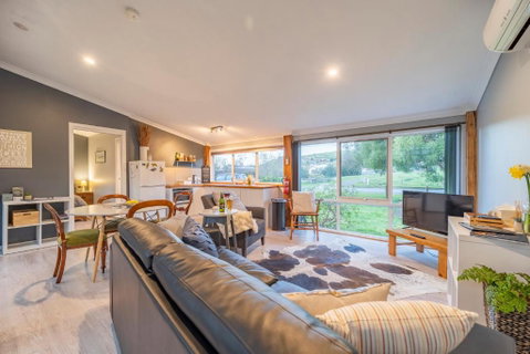 Platypus Waters B&B - Accommodation Newcastle 0