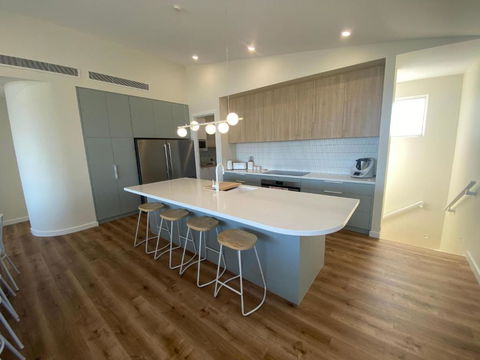Pleasant View Too - Accommodation Newcastle 1