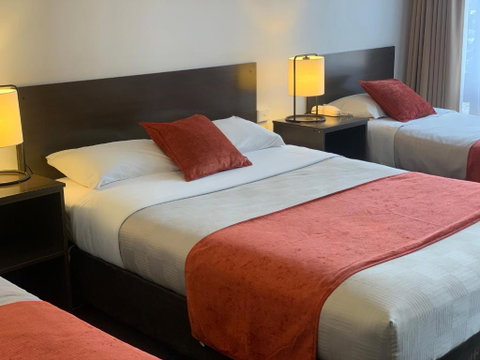 Ploughmans Motor Inn - Accommodation Newcastle 1
