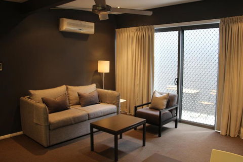 Portman House - Accommodation Newcastle 3