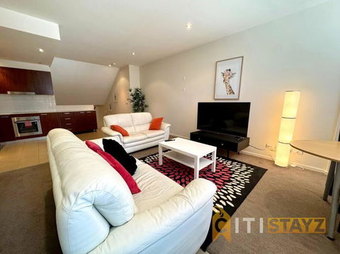Pretty Penthouse - Close To ANU - Accommodation Newcastle 0