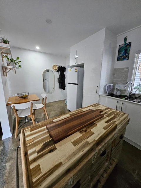 Prime Location: Just Steps Away From Oxford Street - Accommodation Newcastle 2