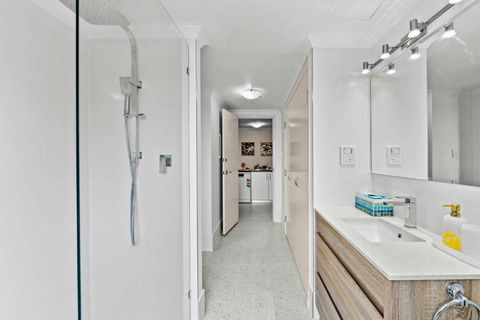 Prime Perth Apartment - Accommodation Newcastle 2