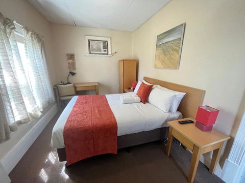 Princes Lodge Motel - Accommodation Newcastle 2