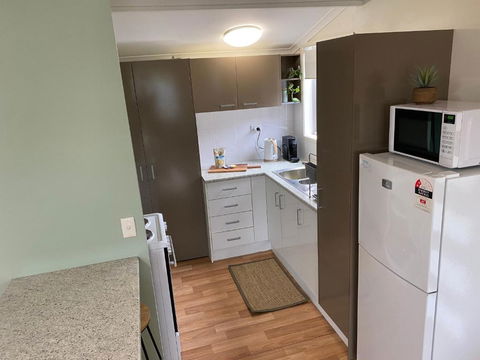 Private Guesthouse - Pet Friendly - Walk To Beach - Accommodation Newcastle 1