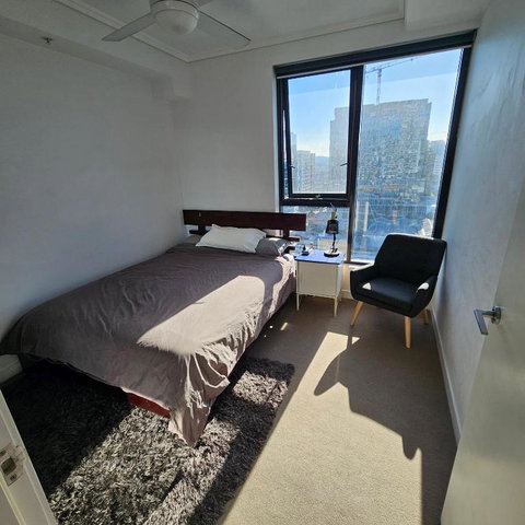 Private Bedroom & Bathroom In Shared Inner Brisbane Apartment - Accommodation Newcastle 2