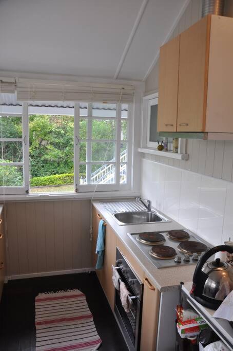 Quaint & Cosy 1 Bedroom Apartment In Queenslander. - Accommodation Newcastle 3