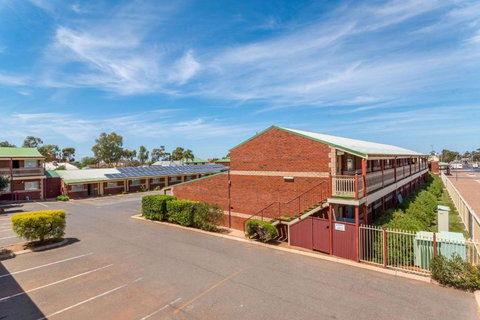 Quality Inn Railway Motel - Accommodation Newcastle 2